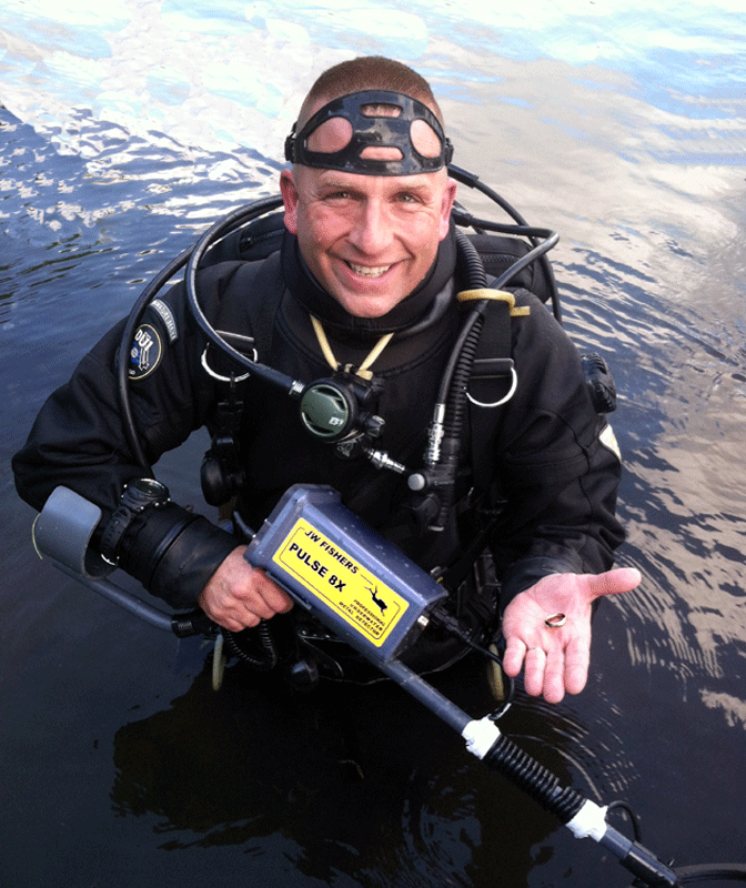 Bill Nichols, of Timber Bay Scuba with P8X and recovered ring