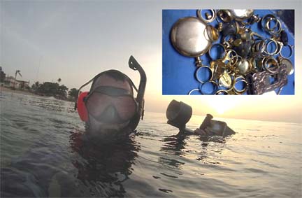 Scuba diver finding metals and jewelries using the P8X Metal Detector